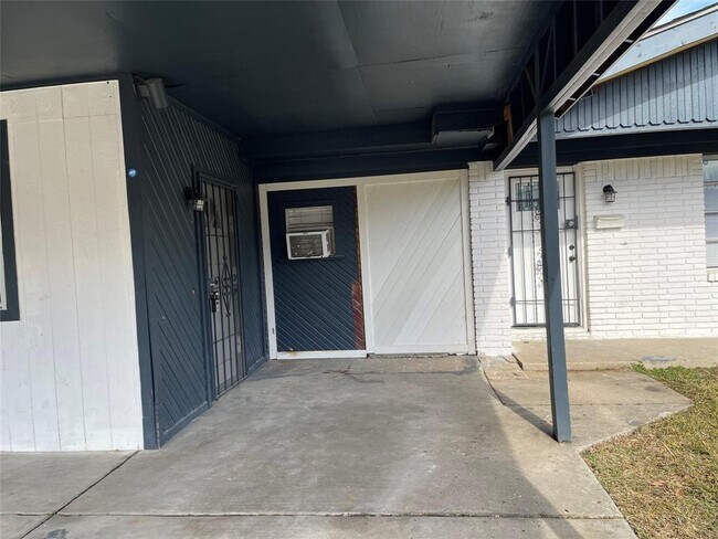 8321 Homewood Ln in Houston, TX - Building Photo - Building Photo
