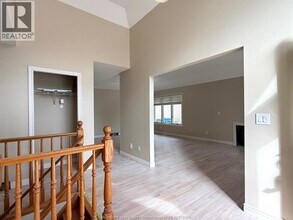 660 Caruso Dr in Windsor, ON - Building Photo - Building Photo
