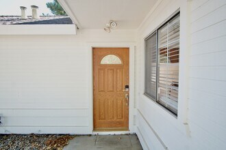 4400 Sunrise Ct in Davis, CA - Foto de edificio - Building Photo