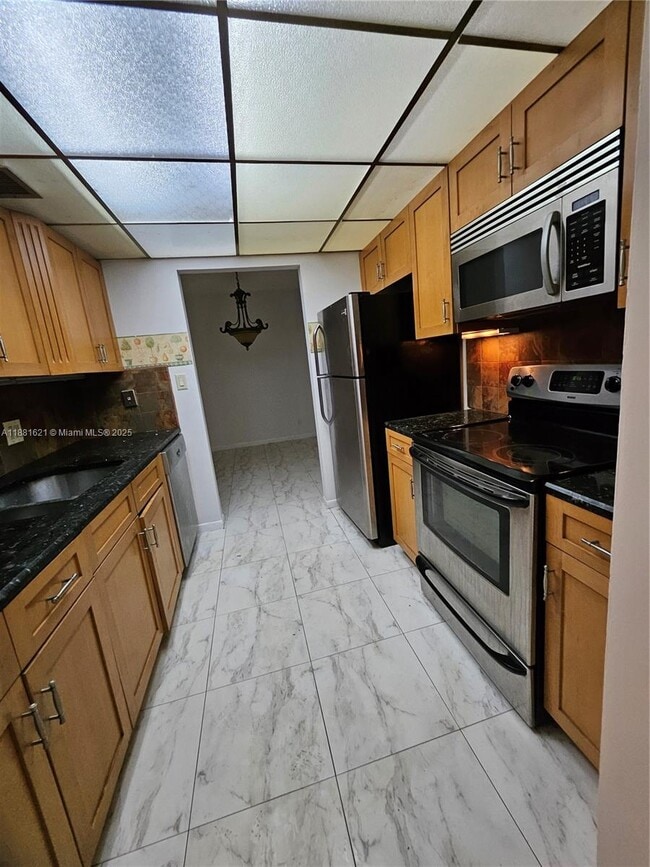 11131 Royal Palm Blvd in Coral Springs, FL - Building Photo - Building Photo