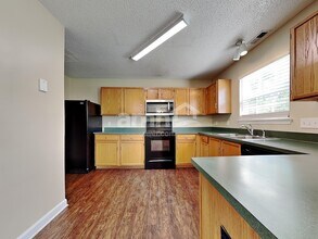 4011 Cedarbark Dr in Matthews, NC - Building Photo - Building Photo