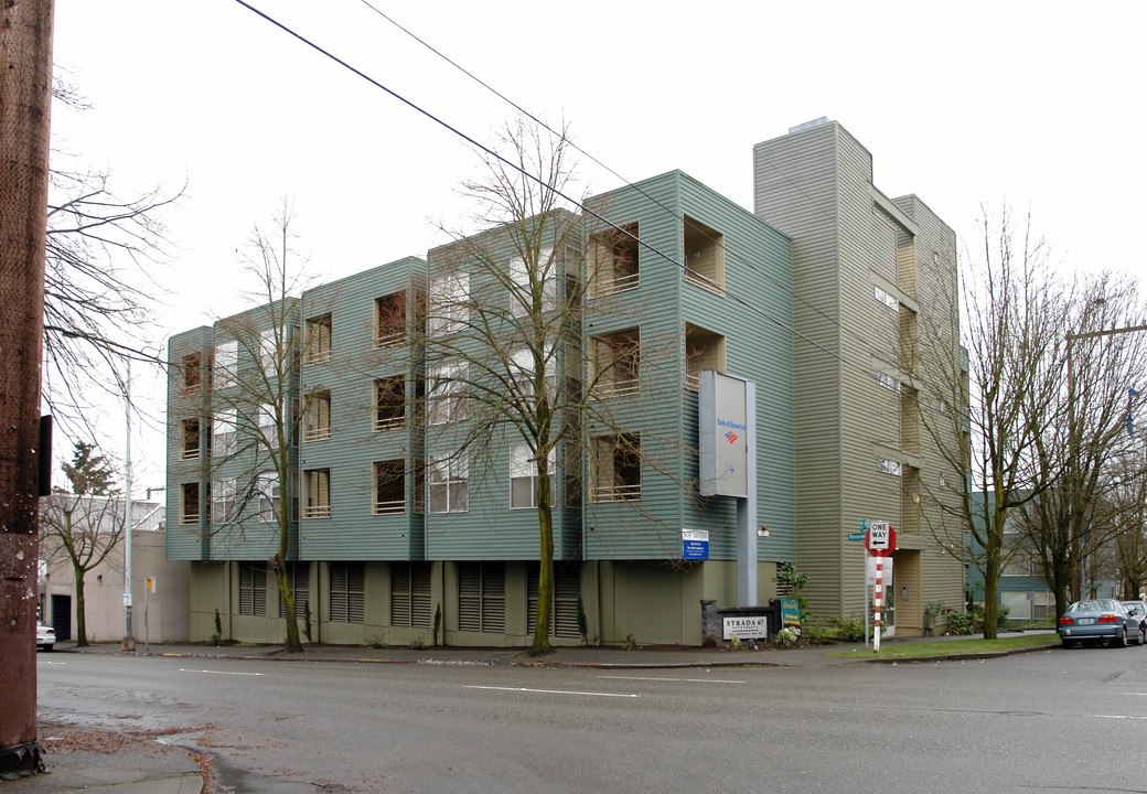 Strada 67 Apartments in Seattle, WA - Building Photo