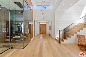 4111 Valley Meadow Rd in Los Angeles, CA - Building Photo - Building Photo