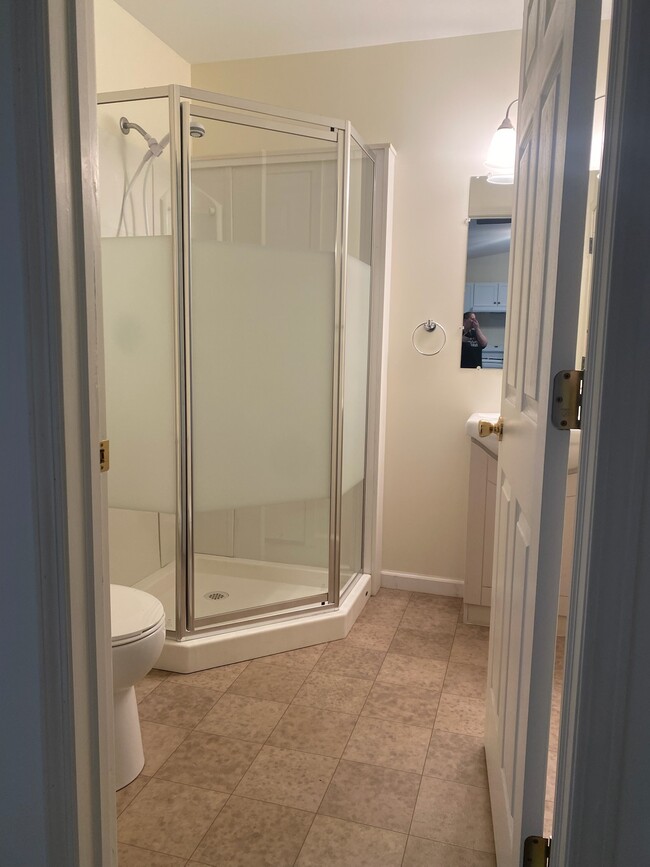 122 S Hillsdale St, Unit 4