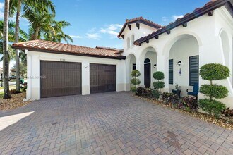 8382 NW 26th Ct in Pembroke Pines, FL - Building Photo - Building Photo