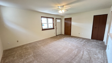 3068 McDonald Ave-Unit -2 in Schenectady, NY - Foto de edificio - Building Photo