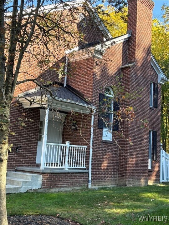 277 Main St in East Aurora, NY - Building Photo