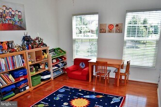 18722 Broken Oak Rd in Germantown, MD - Building Photo - Building Photo