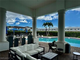 7009 Romana Way in Naples, FL - Building Photo