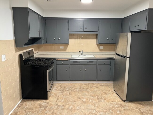 5816 W Montrose Ave in Chicago, IL - Building Photo - Building Photo
