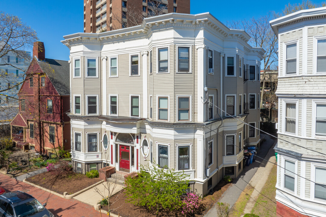 15 Trowbridge St in Cambridge, MA - Building Photo