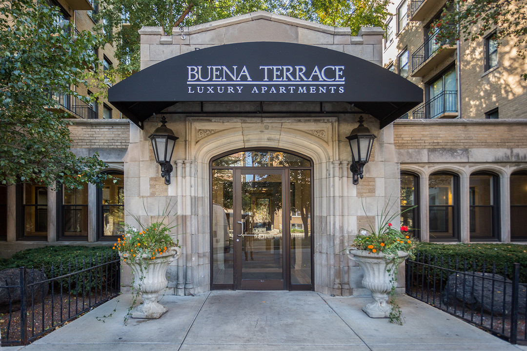 Buena Terrace - 4242 N Sheridan Rd in Chicago, IL - Building Photo