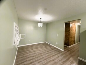 412 Depot St, Unit 1 in Latrobe, PA - Foto de edificio - Building Photo