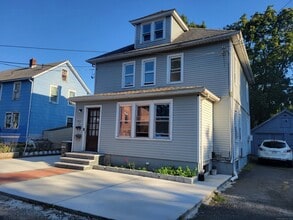 178 Spruce St in Manchester, CT - Building Photo - Building Photo