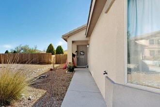 680 Purple Aster Ave SW in Los Lunas, NM - Building Photo - Building Photo