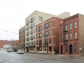 Cooks Of Crocus Hill in Minneapolis, MN - Building Photo - Building Photo