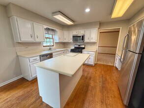 2436 Putnam Dr in Naperville, IL - Building Photo - Building Photo