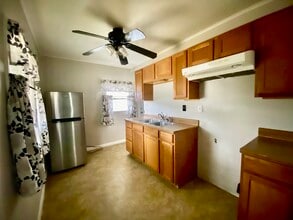 212 Hilbish Ave in Akron, OH - Building Photo - Building Photo