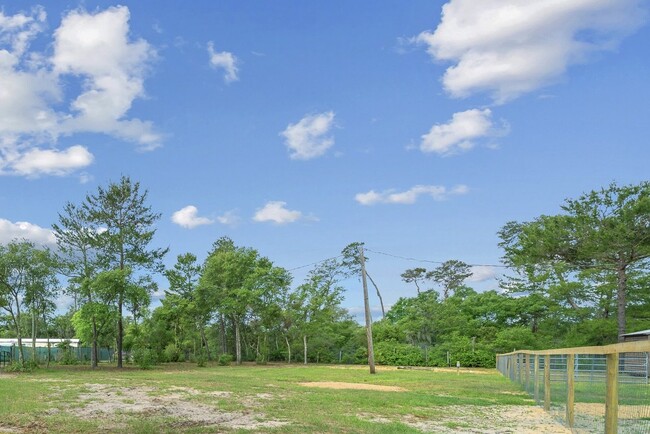 15400 NE 234th Ln in Fort Mc Coy, FL - Building Photo - Building Photo