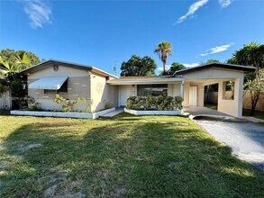7654 Indigo St in Miramar, FL - Building Photo - Building Photo