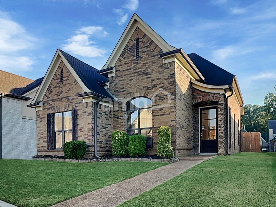 7965 River Mist Dr in Memphis, TN - Foto de edificio