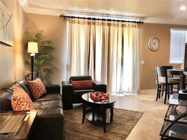 270 E Flamingo Rd, Unit 120 in Las Vegas, NV - Foto de edificio - Building Photo