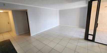 450 Egret Cir in Delray Beach, FL - Building Photo - Building Photo