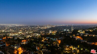 1600 Viewmont Dr in Los Angeles, CA - Building Photo - Building Photo