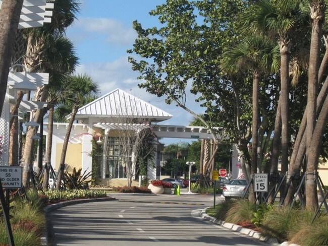 839 Normandy R, Unit 839 R in Delray Beach, FL - Building Photo - Building Photo