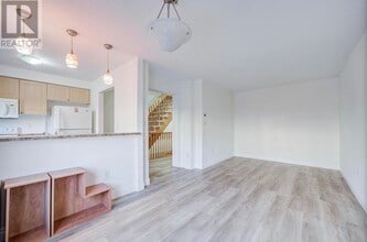 3036 Dewridge Ave in Oakville, ON - Building Photo - Building Photo