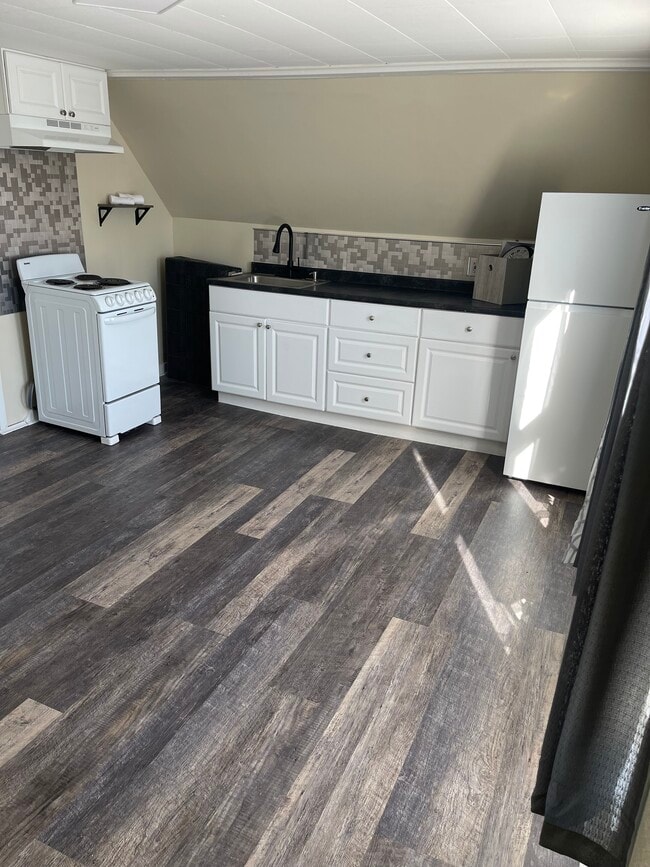 14 Dinsmore St, Unit 4