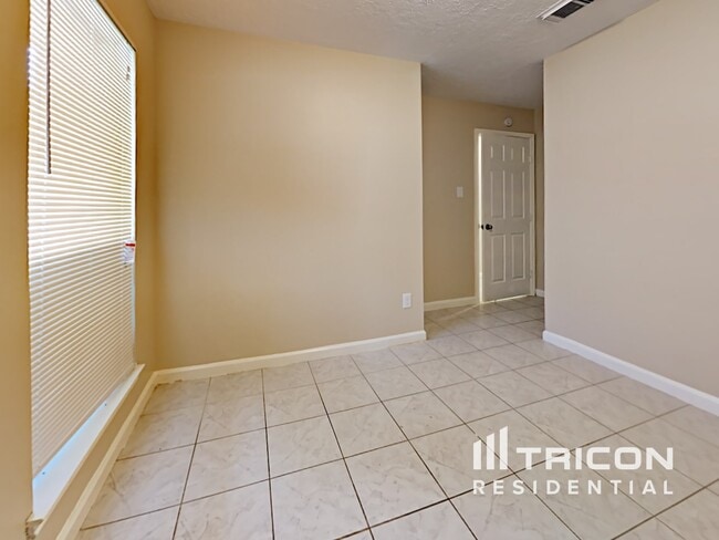 3446 Edgecreek Dr in Houston, TX - Building Photo - Building Photo
