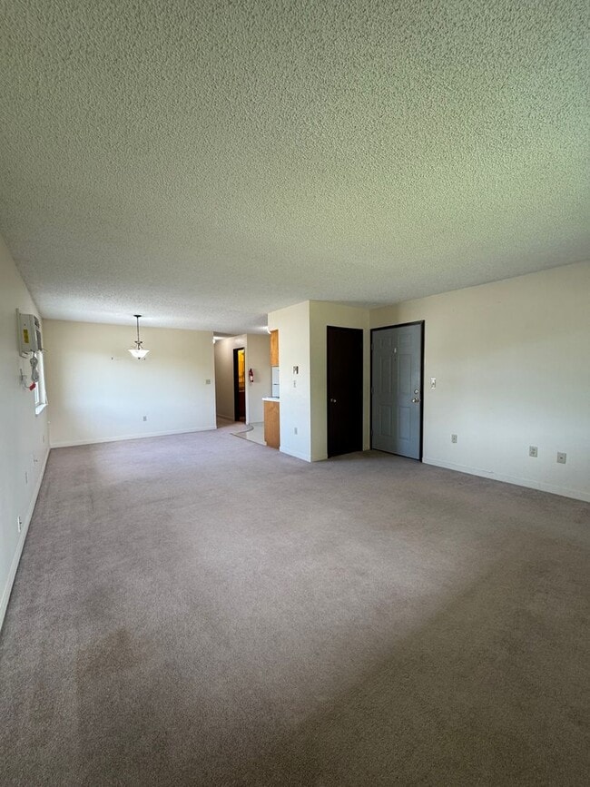 500 W 12th Ave in Ellensburg, WA - Building Photo - Building Photo