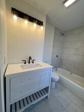 104 Harrison St, Unit second floor in Leominster, MA - Foto de edificio - Building Photo