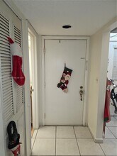 8035 SW 107th Ave in Miami, FL - Foto de edificio - Building Photo