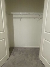 960 Rift Vly Dr in Zebulon, NC - Foto de edificio - Building Photo