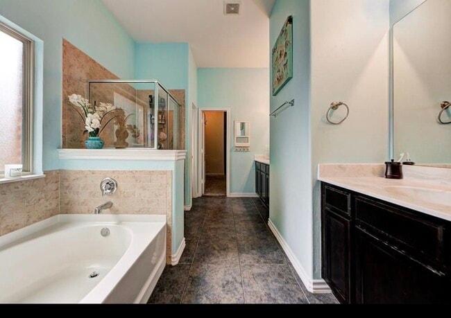 11905 Whitney Way in Oklahoma City, OK - Building Photo - Building Photo