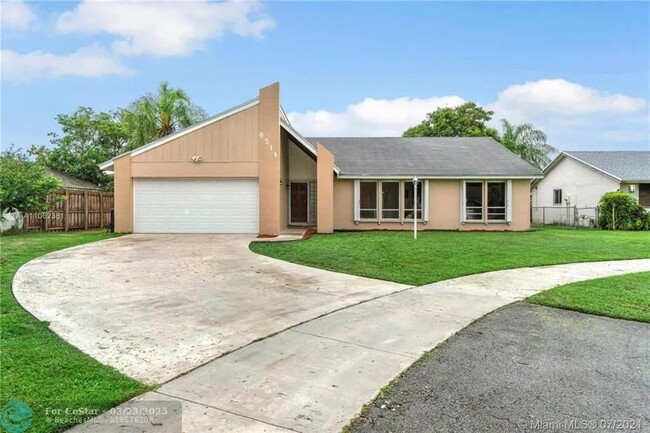 9314 SW 171st Terrace in Palmetto Bay, FL - Building Photo - Building Photo