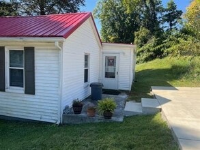 803 Noblin St in Radford, VA - Building Photo - Building Photo