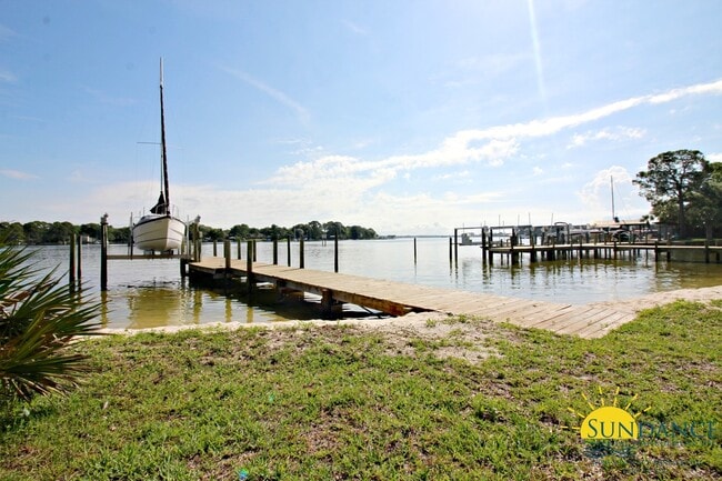 property at 53 Yacht Club Dr