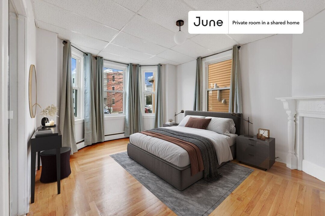 Private bedroom in 3 bed/1 bath Home in Boston, MA - Building Photo
