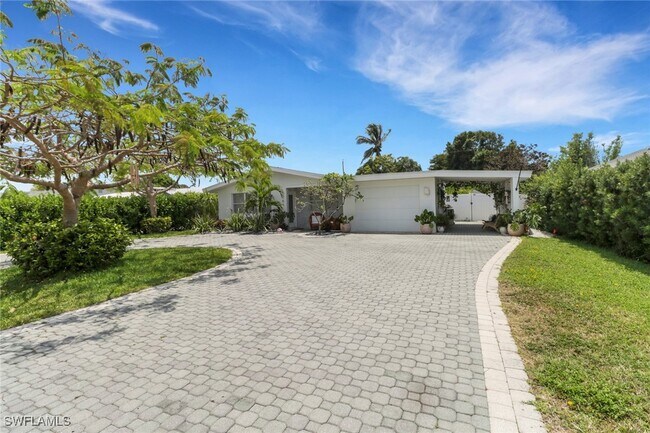 property at 1282 Illinois Dr
