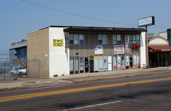 1755 S Broadway in Denver, CO - Foto de edificio - Building Photo