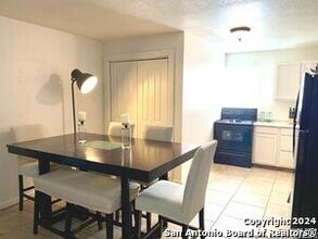 1511 W Ashby Pl in San Antonio, TX - Building Photo - Building Photo