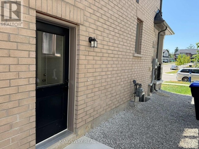 2111 Wilson St in Innisfil, ON - Building Photo - Building Photo