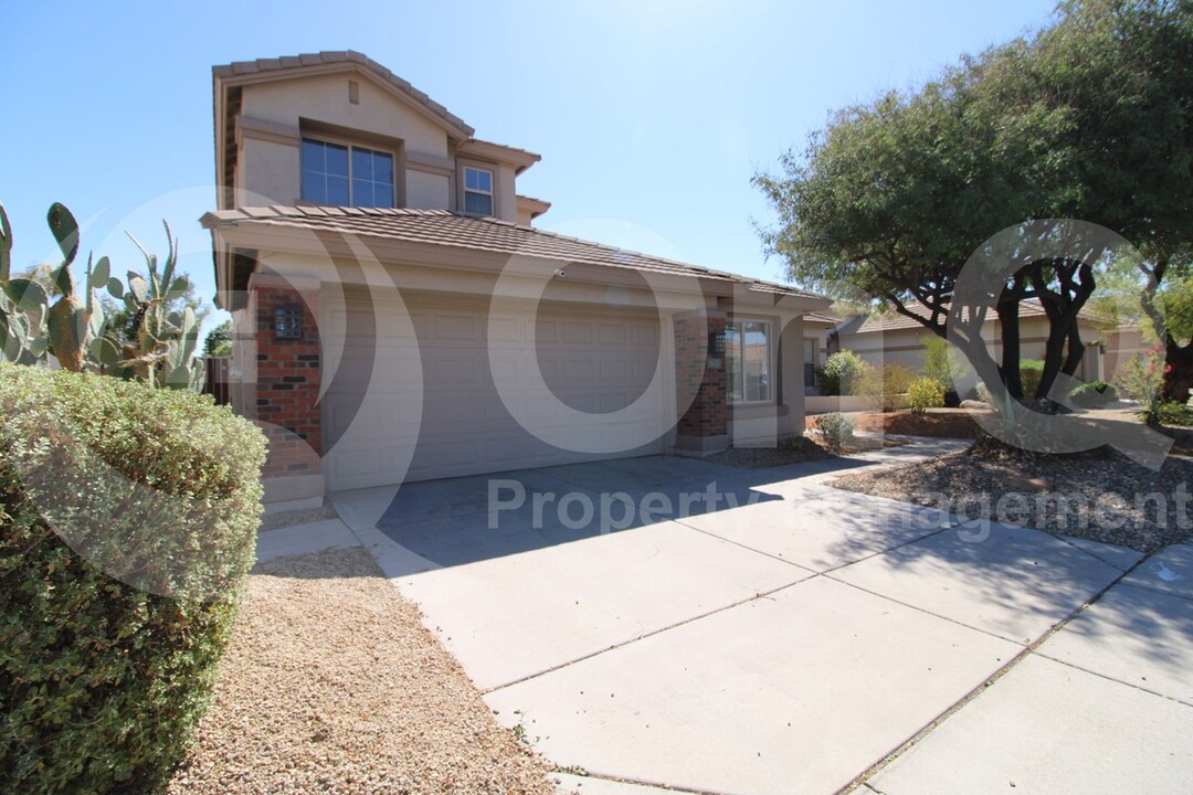 563 E Krista Way in Tempe, AZ - Building Photo