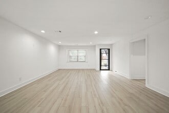 6010 Rutherglenn Dr in Houston, TX - Building Photo - Building Photo