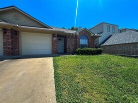 1601-1603-1603 Park Pl, Unit 424 in Sherman, TX - Building Photo