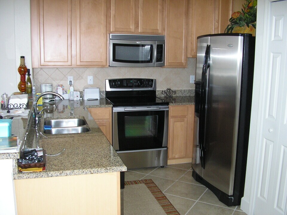 3724 Parkridge Cir, Unit 3724 in Sarasota, FL - Building Photo