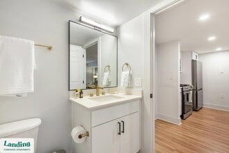 1221 S Eads St, Unit 02-0516 in Arlington, VA - Building Photo - Building Photo